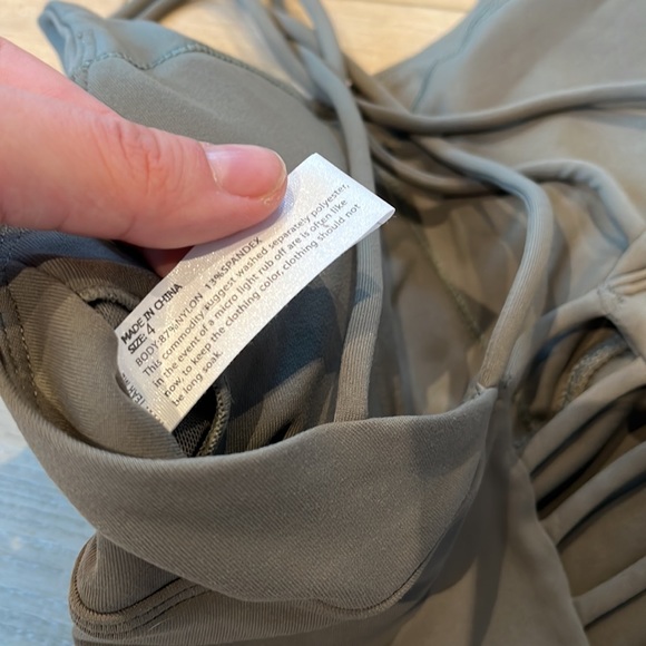 Muses Only Two Bras Size 4 - Picture 4 of 4